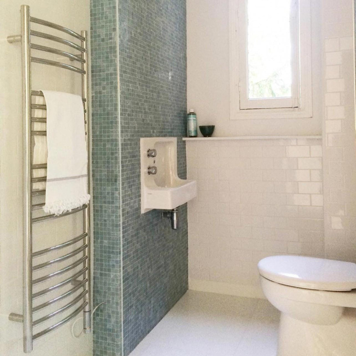 JIS Ladder Rail JIS Sussex Adur Vertical Stainless Steel Curved Heated Towel Rail 1250 x 400mm / Electric Only with Cylindrical Adjustable Element / Polished Chrome