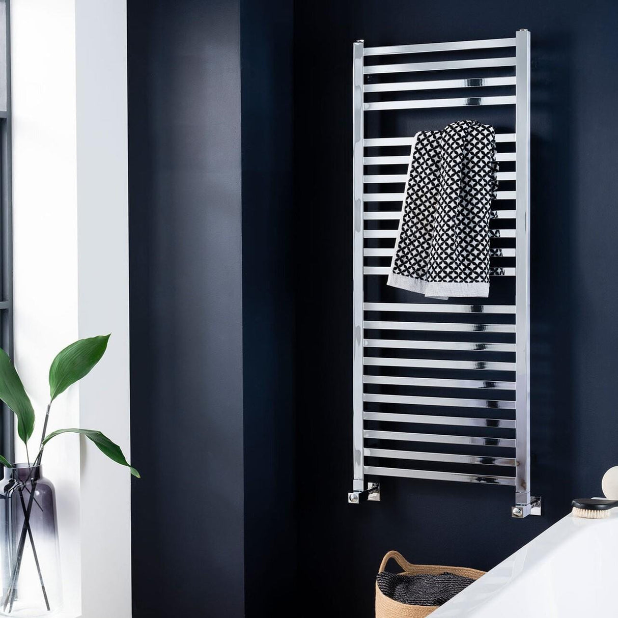 Vogue Designer Towel Radiator Vogue Squire Straight Designer Towel Rail in Chrome