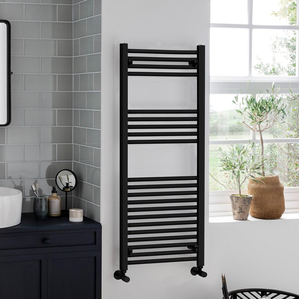 Vogue Ladder Rails Vogue Axis Straight Ladder Towel Rail in Matt Black