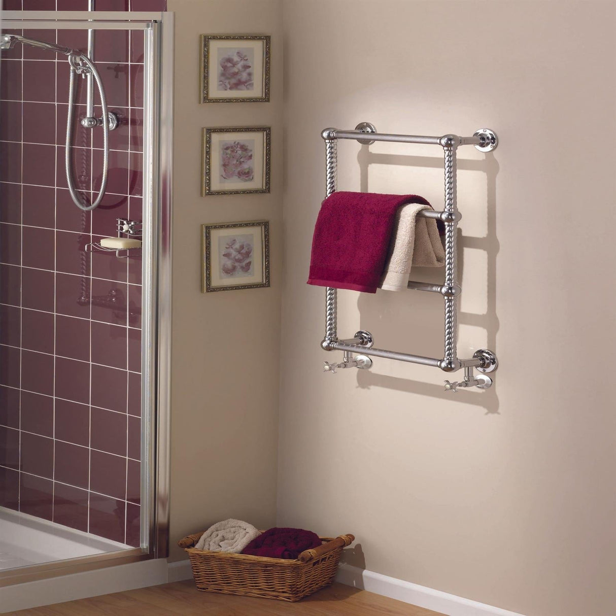 Vogue Traditional Towel Radiators Vogue Colonnade Straight Traditional Towel Radiator in Chrome