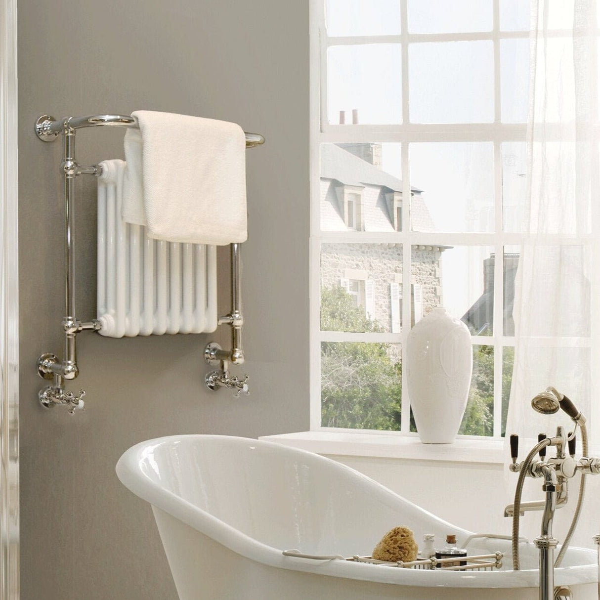 Vogue Insert Radiators Vogue Regency Traditional Wall Mounted Radiator in Chrome/White